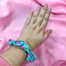 Load image into Gallery viewer, Poyo Scrunchie